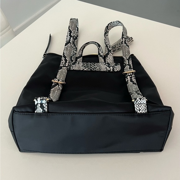 BRAND NEW VERY STYLISH KATE LANDRY BACKPACK PURSE BAG BLACK/SNAKE SKIN PRINT - Picture 8 of 10